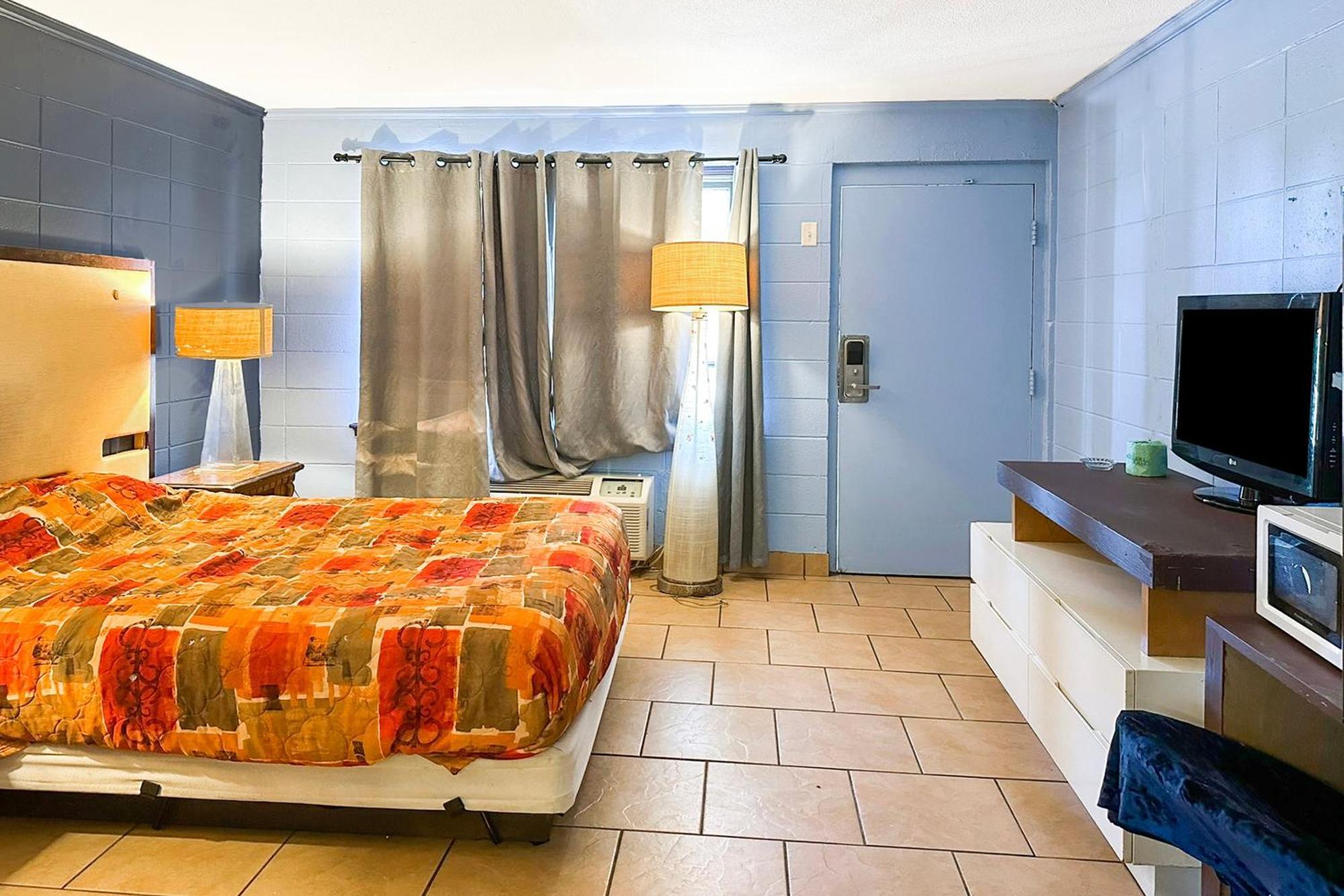 Luxury Inn By Oyo Albany Exteriör bild