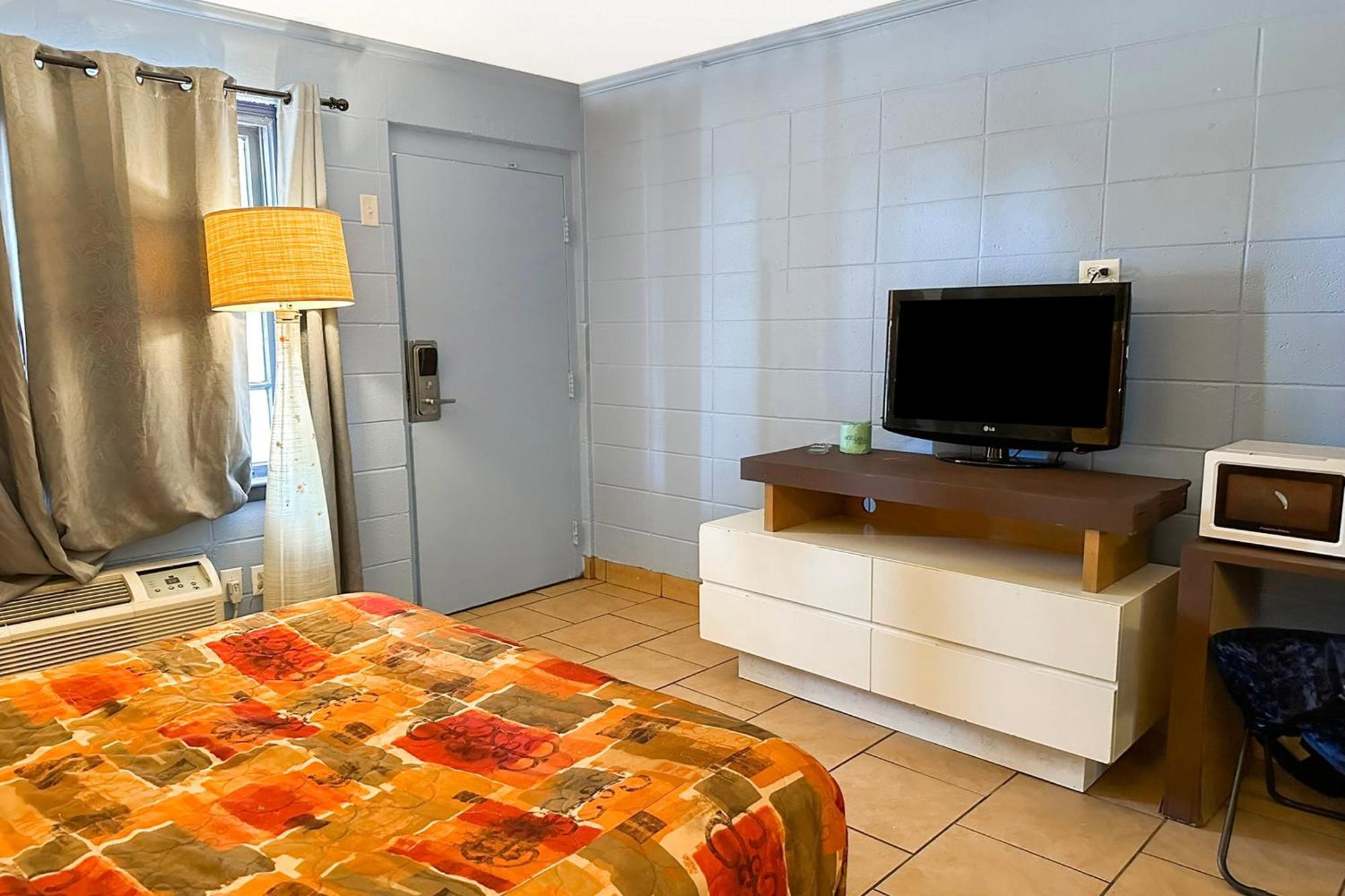 Luxury Inn By Oyo Albany Exteriör bild