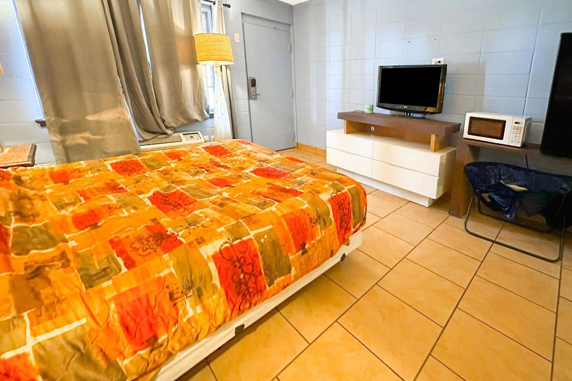 Luxury Inn By Oyo Albany Exteriör bild
