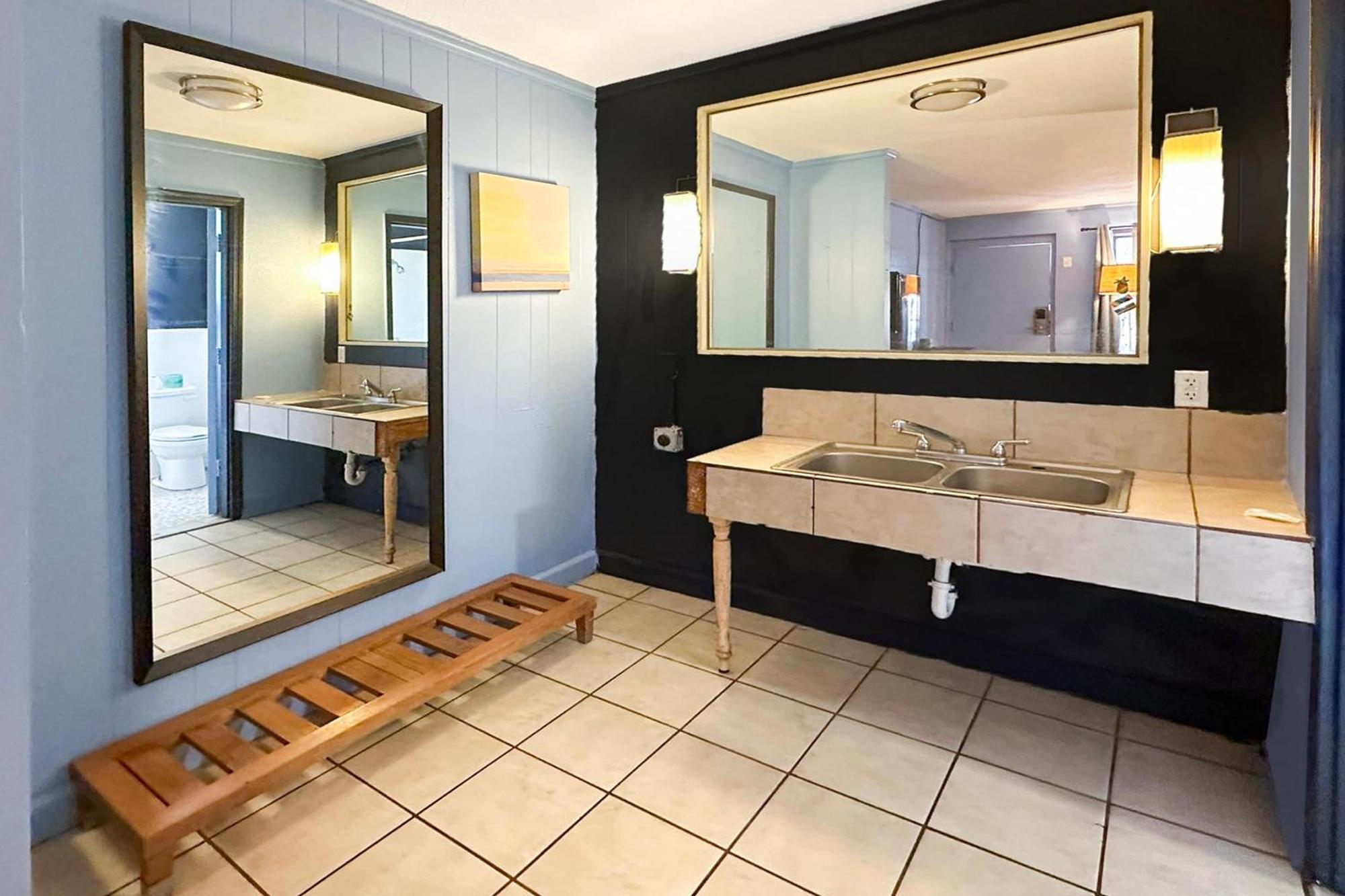 Luxury Inn By Oyo Albany Exteriör bild